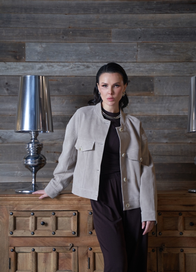 Светлая куртка из замши модель № 29927 универмаг малина