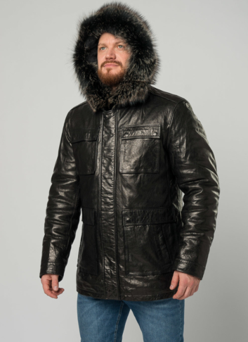 Мужской пуховик из натуральной кожи с капюшоном и отделкой из енота