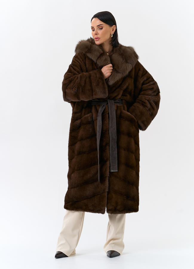 Шуба из меха норки с капюшоном из меха куницы модель № 31965 универмаг малина