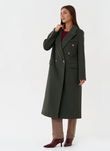 Длинное двубортное пальто с английским воротником