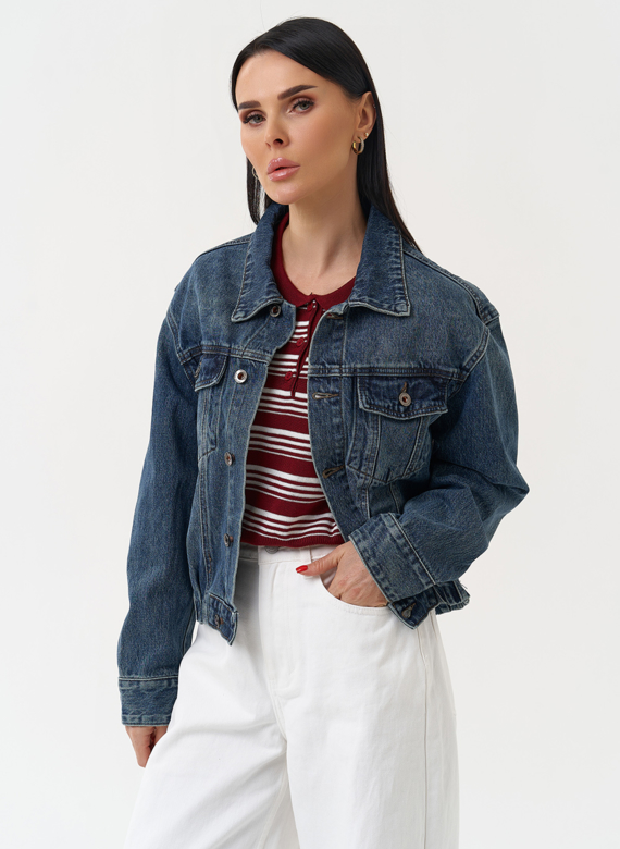 Женская джинсовая куртка синего цвета