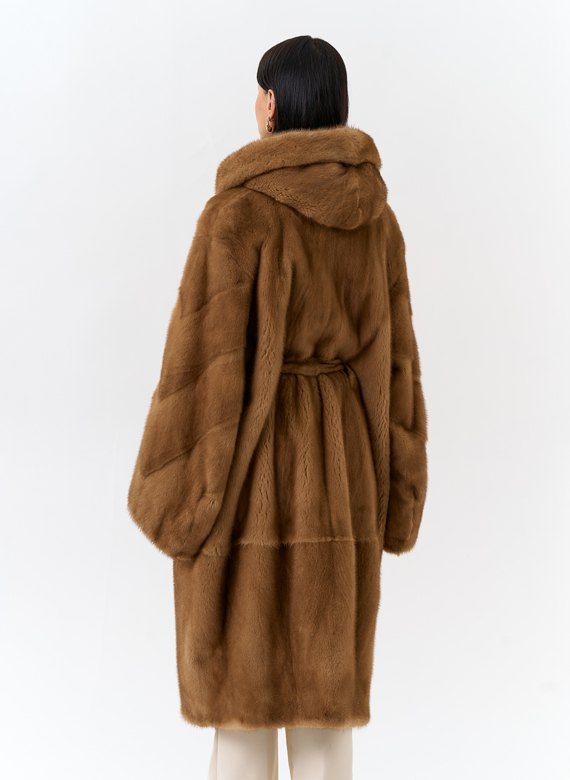 Шуба из меха норки с капюшоном