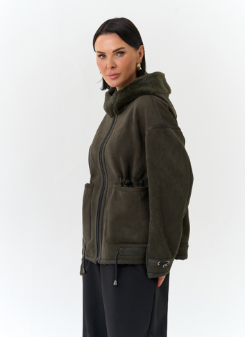 Женская дубленка из эко замши с капюшоном