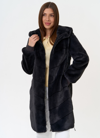 Женская шуба из эко меха с капюшоном