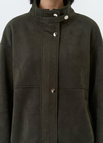 Женская дубленка из эко замши с воротником стойкой