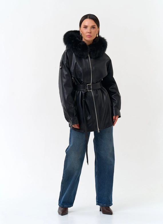 Женская утепленная куртка из эко кожи с поясом фото