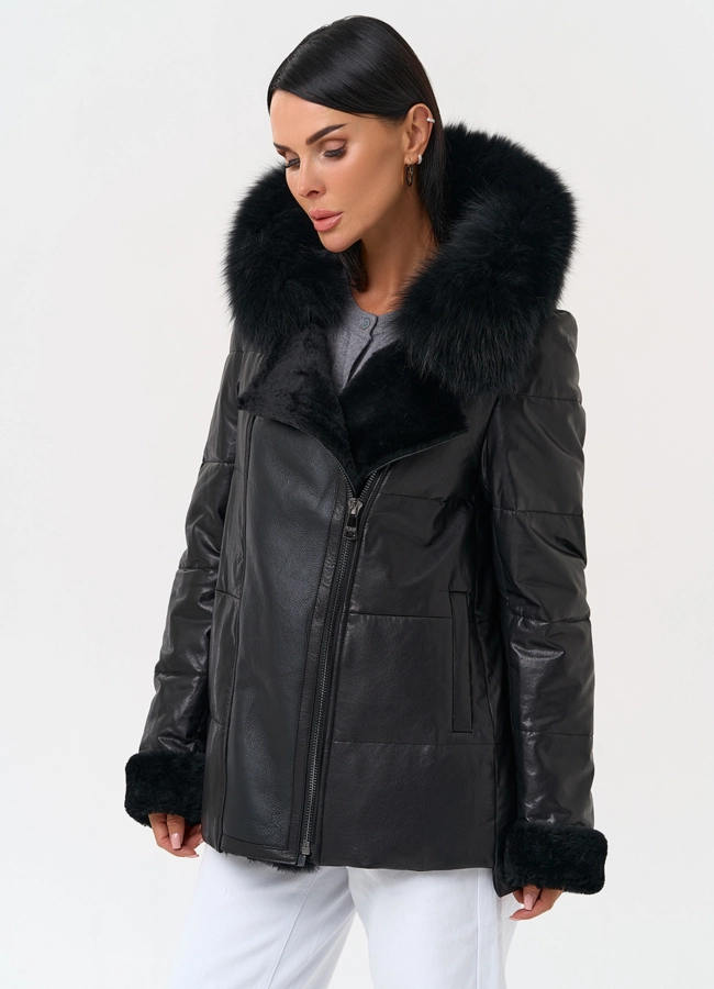 Короткий пуховик из натуральной кожи с капюшоном модель № 31374 универмаг малина