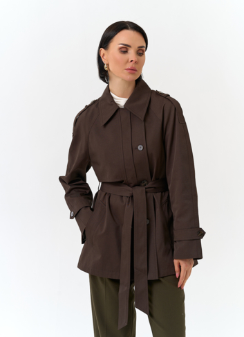 Женский укороченный плащ с поясом