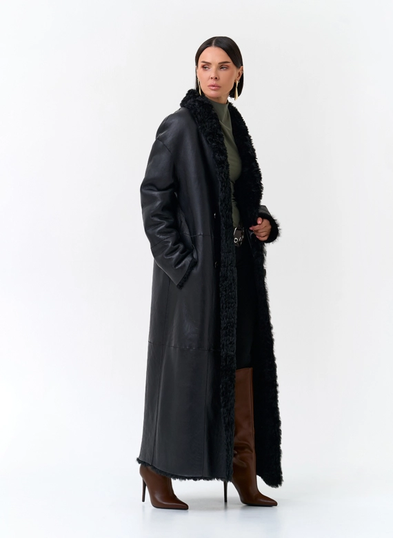 Двусторонняя женская дубленка из овчины в черном цвете